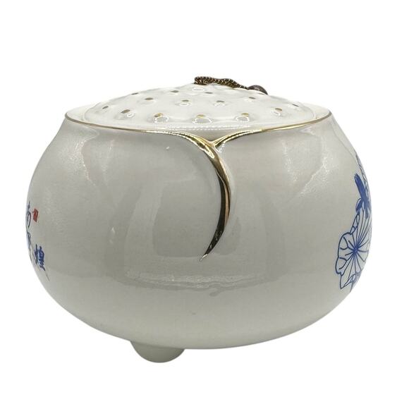Chinese Ceramic Tea Caddy with Blue Crane Design Airtight Lid with Tassel - Picture 6 of 15